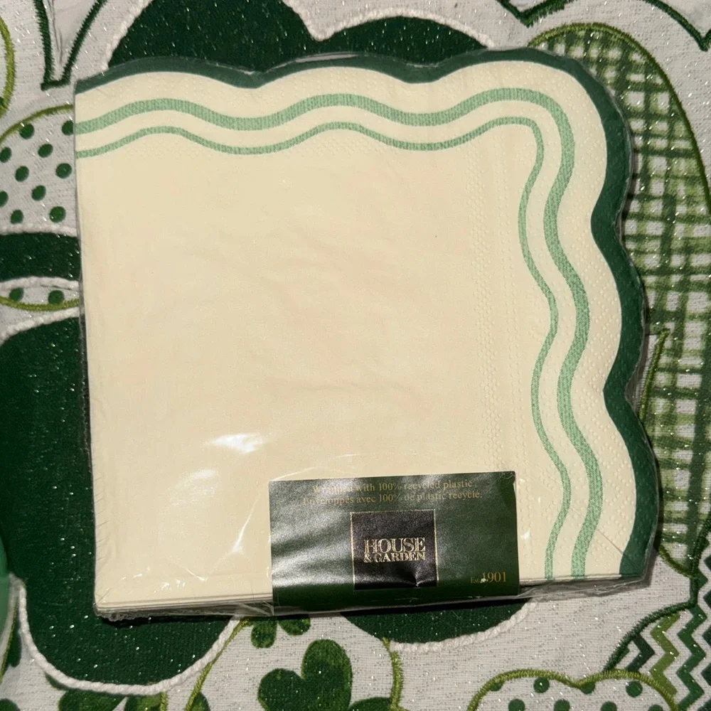 St Patrick’s Day 2 Sets of 16 Plates & 40 Napkins Party